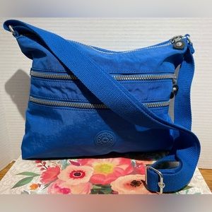 Kipling purse like new!